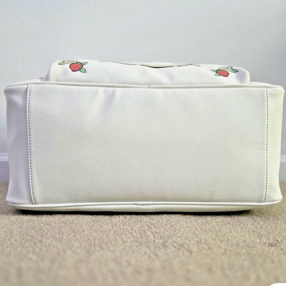PRIMARK  🎀 Hello Kitty Large Travel Bag Collectable - Picture 4 of 12